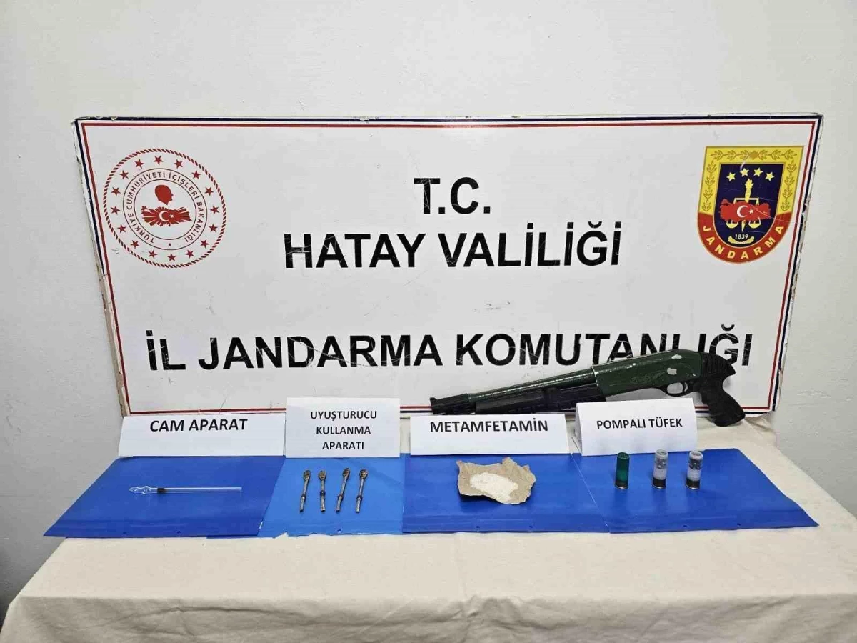 hatayda-jandarma-gruplari-tarafindan-silah-uyusturucu-ve-kacak-alkol-ele-gecirildi-q5jJDA6q.jpg