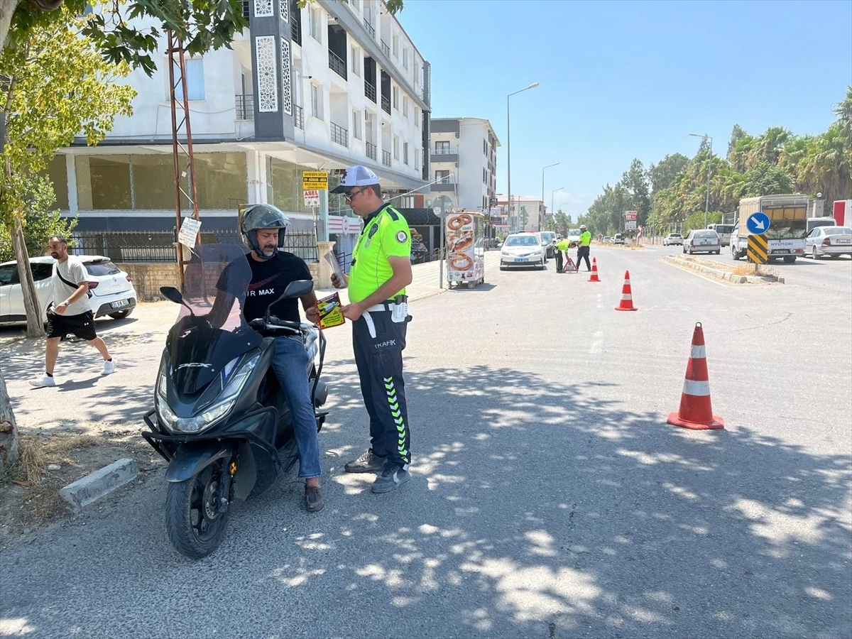 antakyada-trafik-polisleri-motosiklet-soforlerine-bilgilendirme-yapti-XOnivra7.jpg