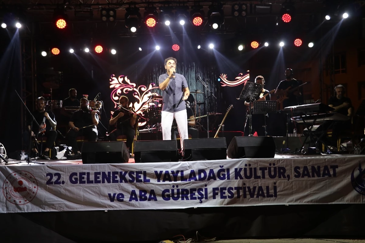 ugur-aslan-hatayda-konser-verdi-Hri3wEUR.jpg