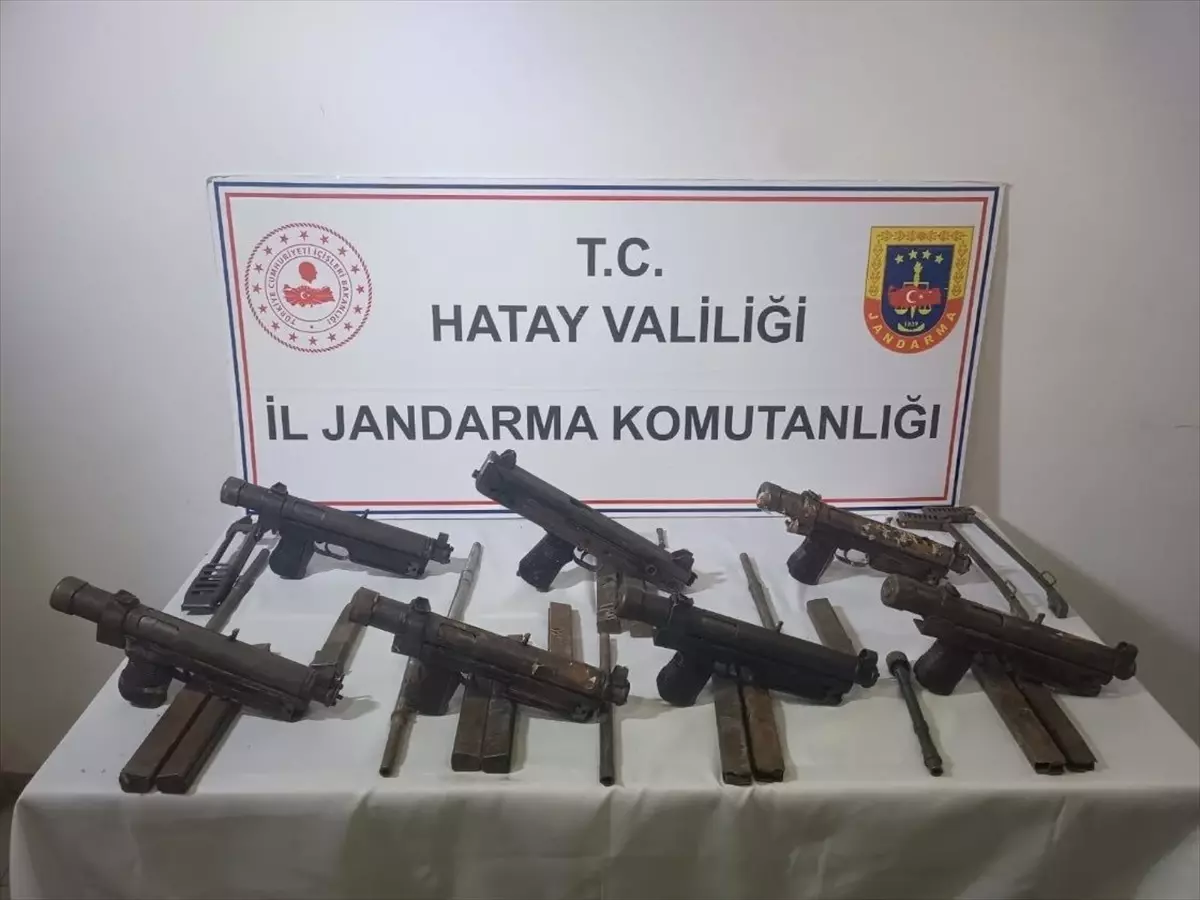 hatayda-jandarma-operasyonunda-23-tabanca-ele-gecirildi-SPPfG5Vw.jpg