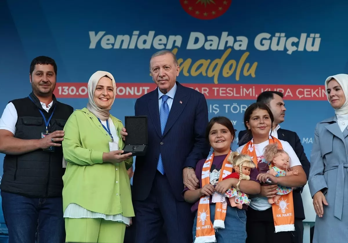 cumhurbaskani-erdogan-yeniden-daha-guclu-anadolu-130-bin-konut-anahtar-teslim-toreninde-konustu-1-E74S4WN7.jpg